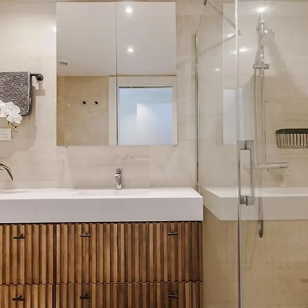 Modern With Pool Near Banus 아파트