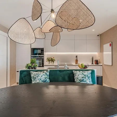 Modern With Pool Near Banus 아파트 마르베야