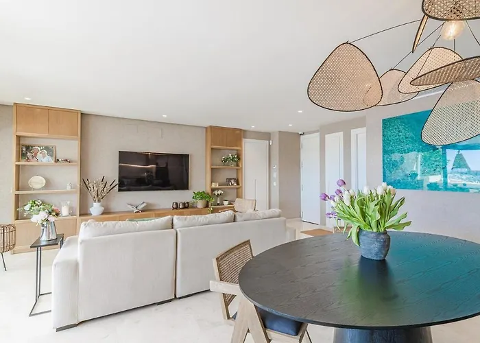 Modern With Pool Near Banus マルベーリャ