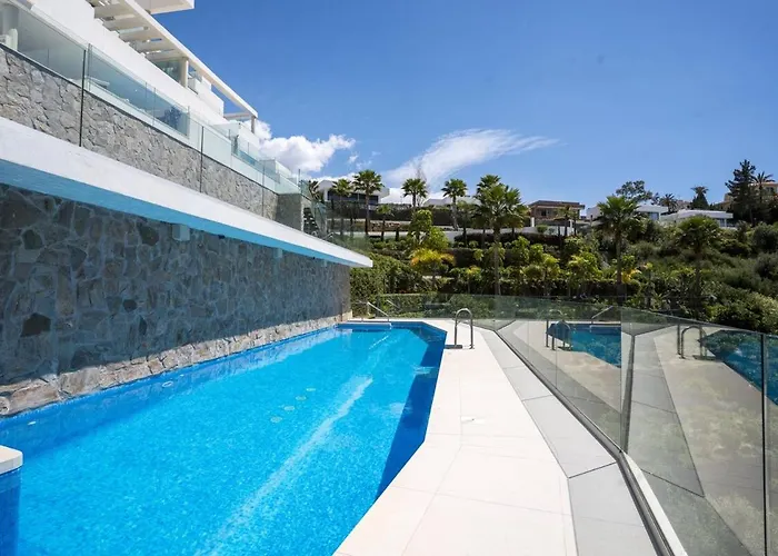 Modern With Pool Near Banus