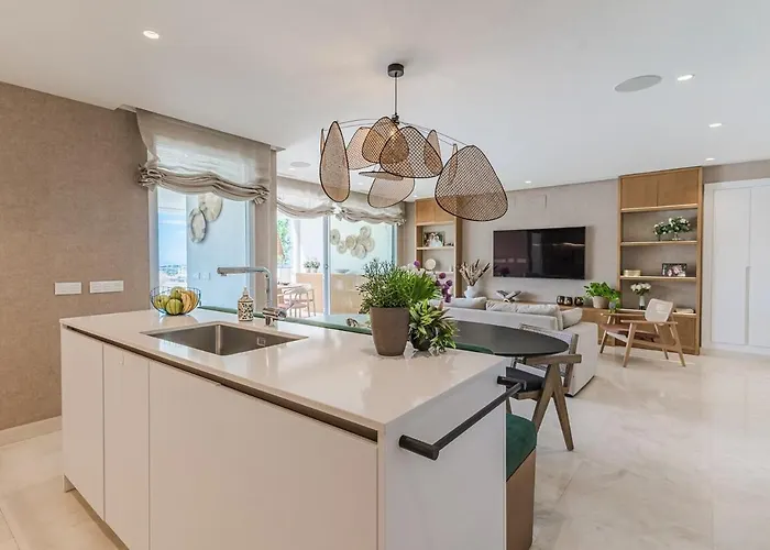 Modern With Pool Near Banus アパート マルベーリャ