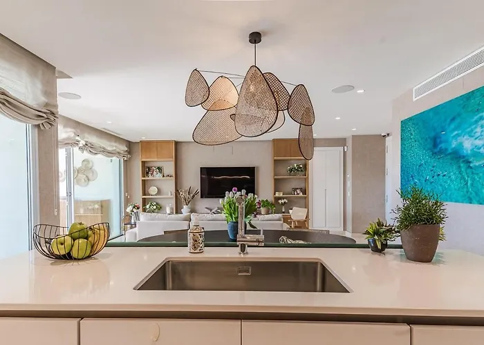 Modern With Pool Near Banus