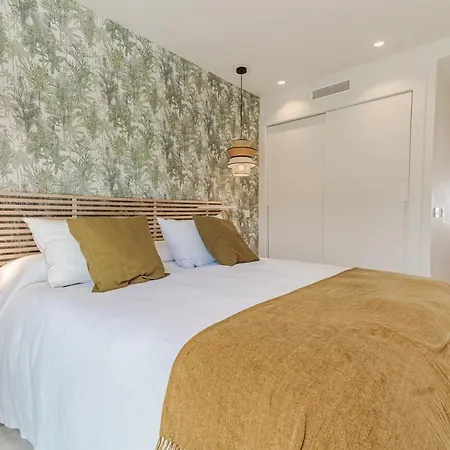 Modern With Pool Near Banus Apartman