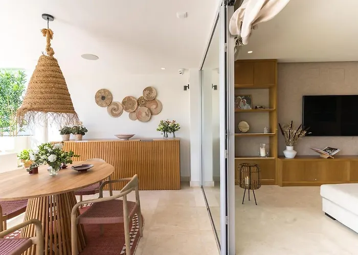 Modern With Pool Near Banus Appartement