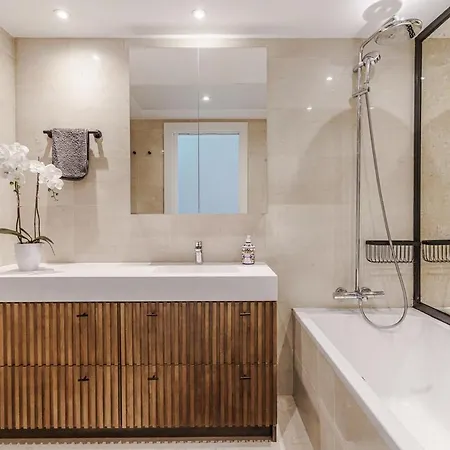 Modern With Pool Near Banus * מארבלה