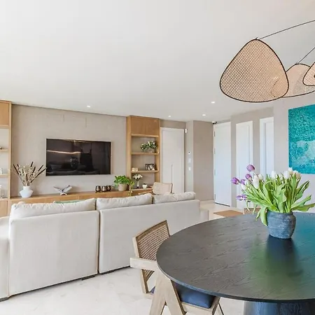 Modern With Pool Near Banus מארבלה